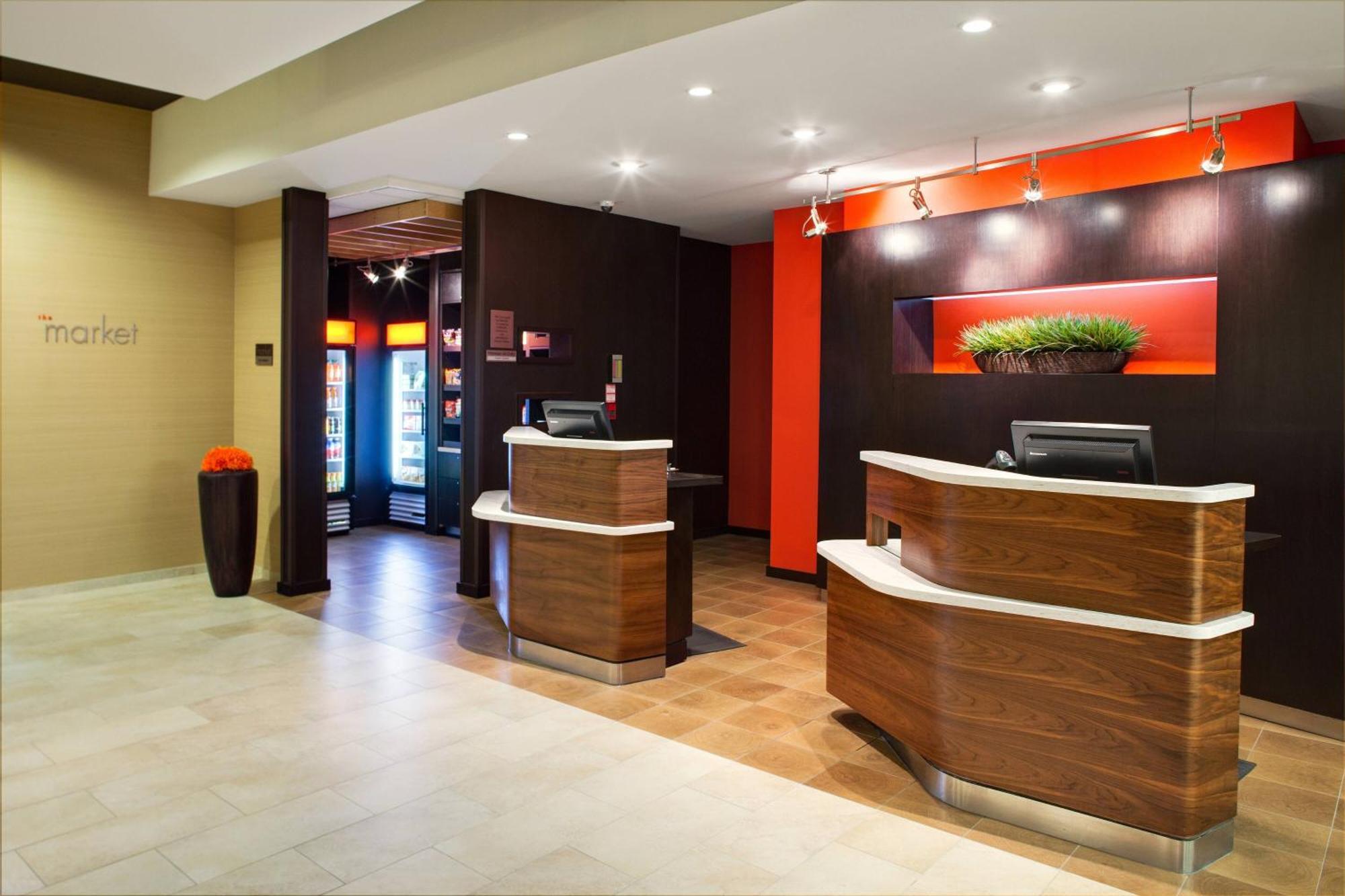 Courtyard By Marriott London Hotell Exteriör bild